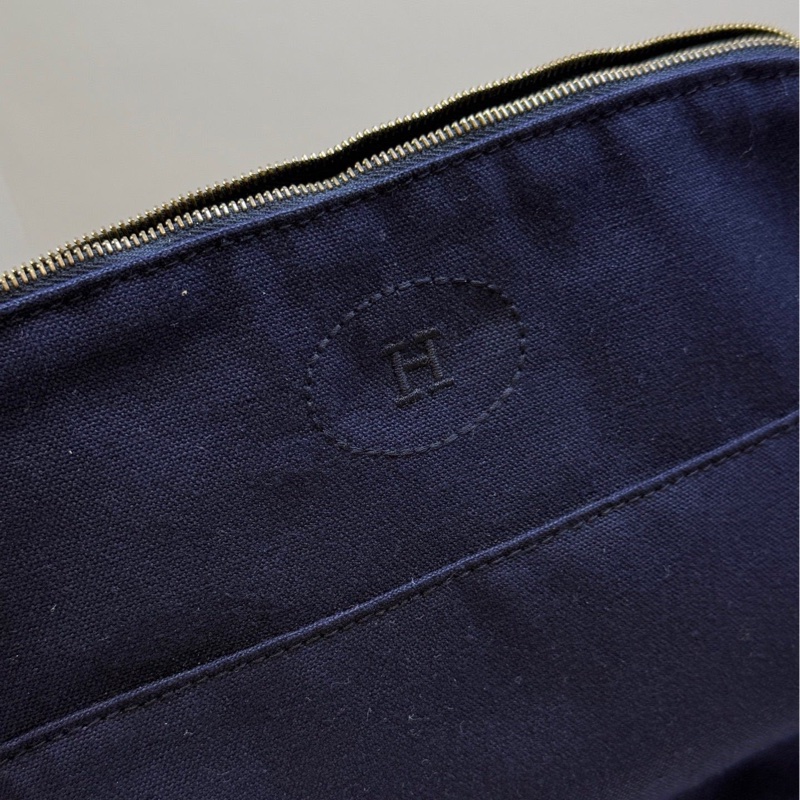 95新 Hermes愛馬仕 深藍色拉鍊式化妝包，帆布材質-2