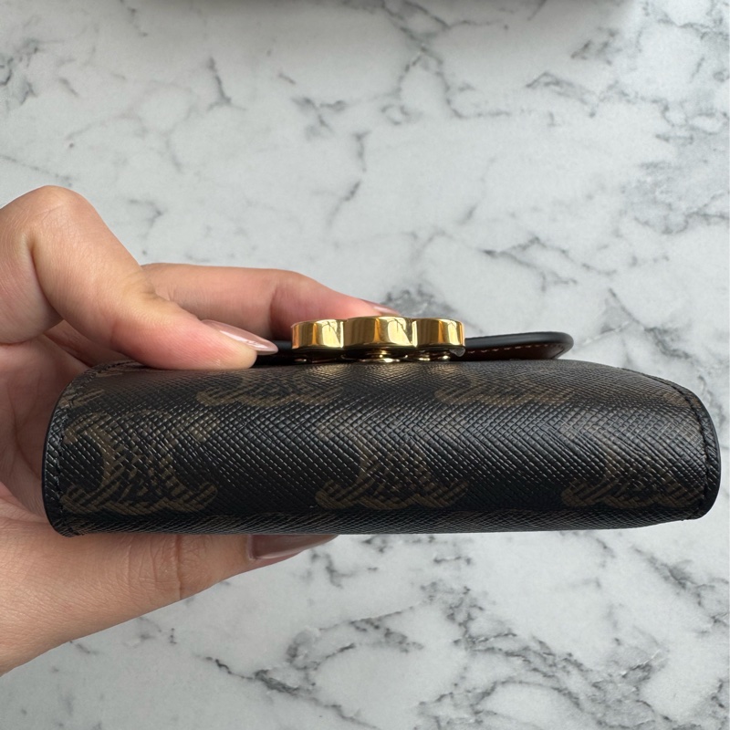 Celine經典款❤️滿版老花凱旋門釦式短夾-5