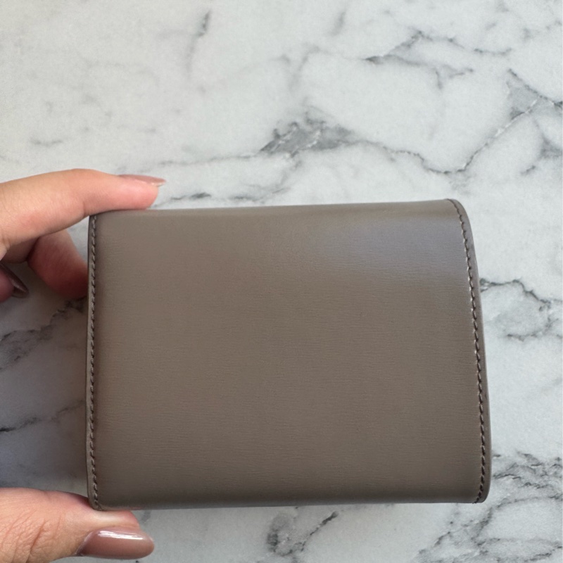 Celine大象灰金凱旋門釦式短夾-2