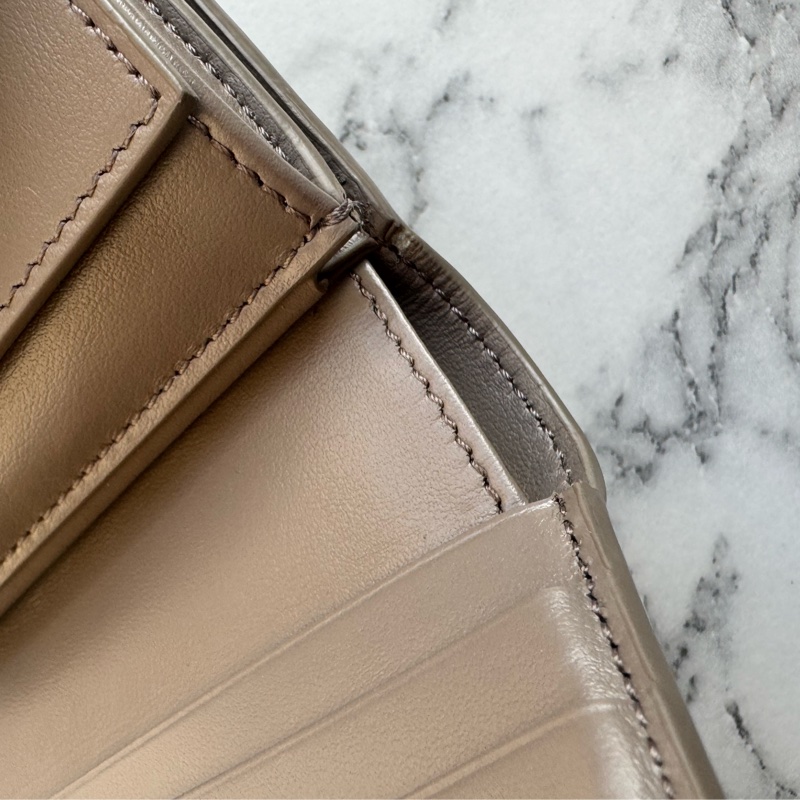 Celine大象灰金凱旋門釦式短夾-30