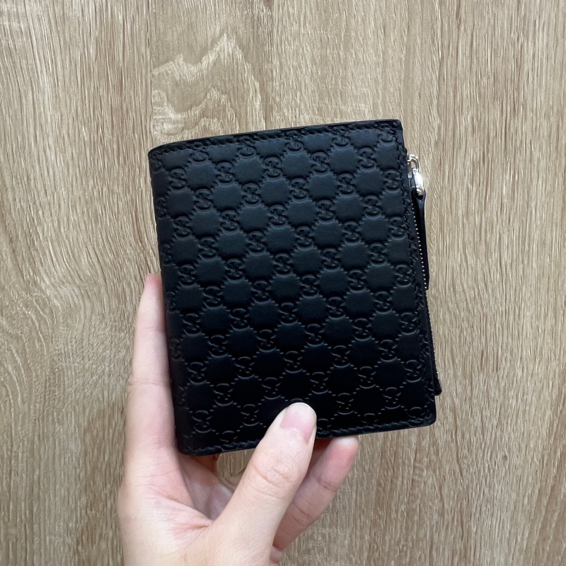 Gucci 黑牛皮壓紋對釦式6卡短夾-0