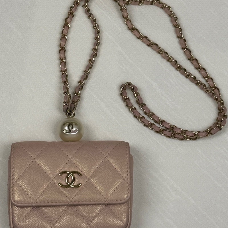 98新Chanel香奈兒卡包零錢包耳機包，奶茶色金扣雙C logo，珍珠項鍊包迷你小包包mini單肩包-1