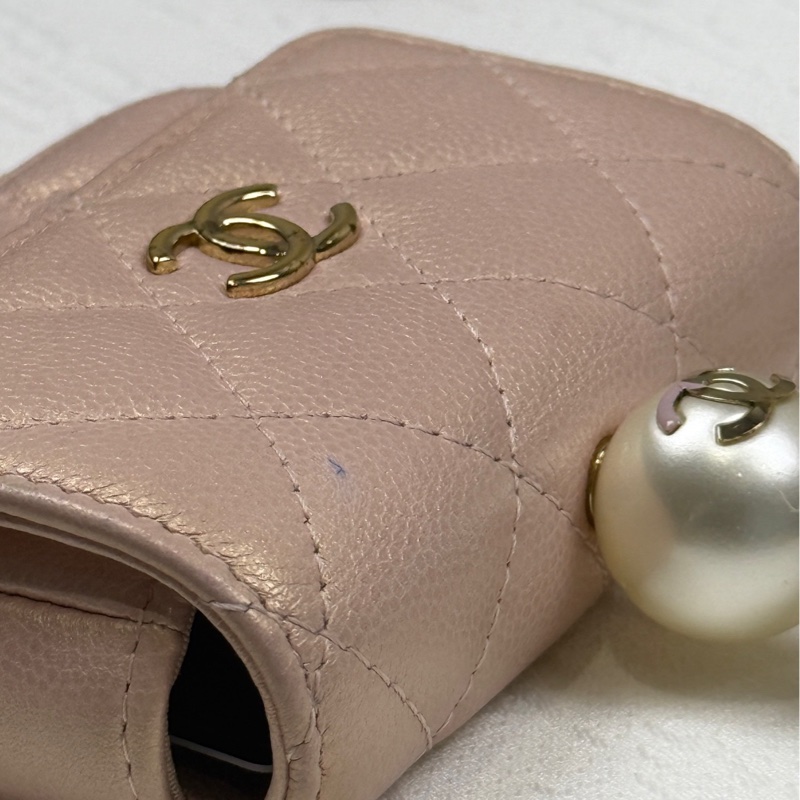 98新Chanel香奈兒卡包零錢包耳機包，奶茶色金扣雙C logo，珍珠項鍊包迷你小包包mini單肩包-8