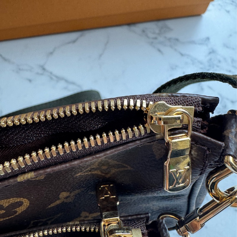 LV必收款✨✨綠寬背帶五合一麻將包-12