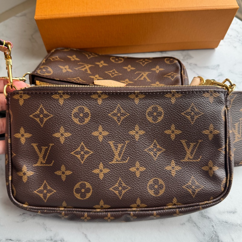 LV必收款✨✨綠寬背帶五合一麻將包-14