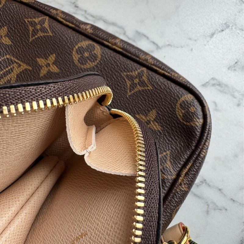 LV必收款✨✨綠寬背帶五合一麻將包-21