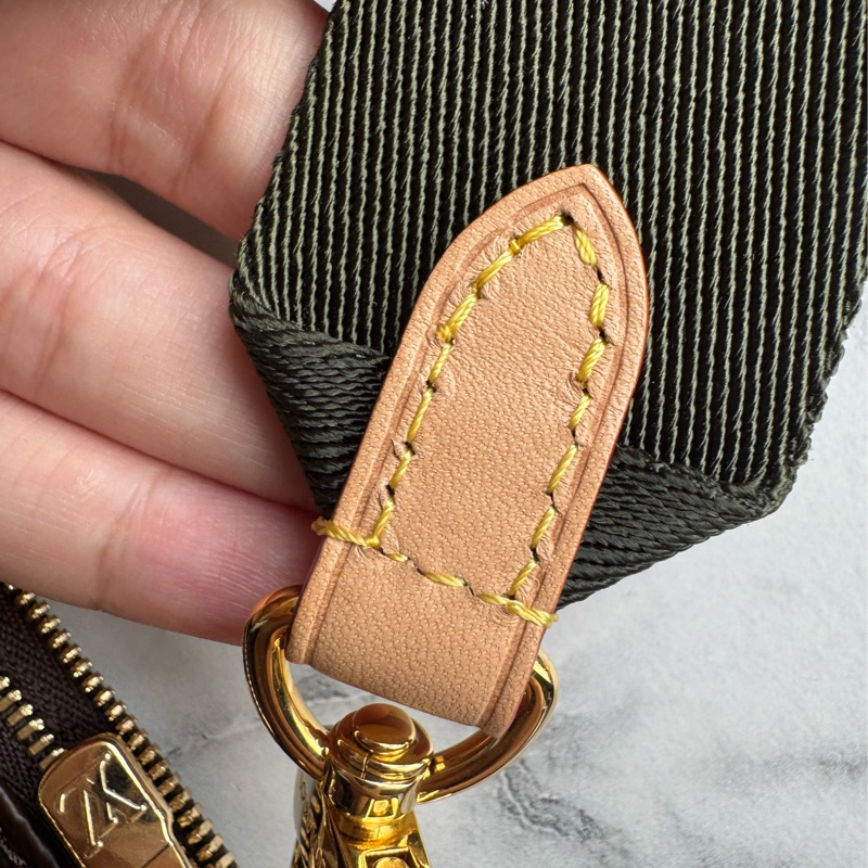 LV必收款✨✨綠寬背帶五合一麻將包-24