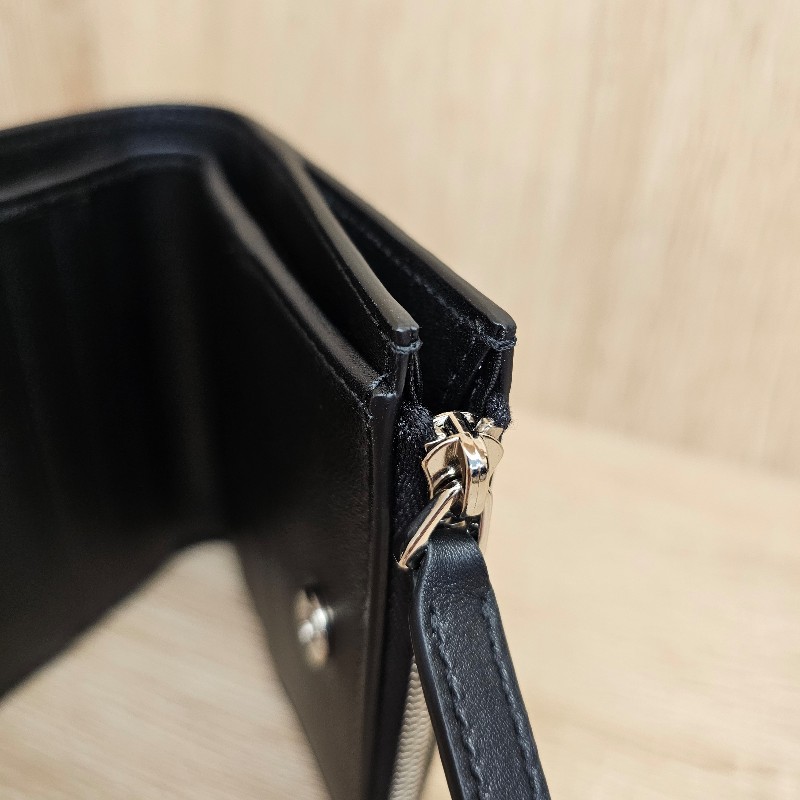 [甜價出❣️] Gucci 雙G滿版壓紋對釦短夾-7