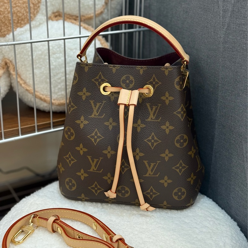 (保留中)（2025🎁台灣購證全配）LV Neo noe BB 原花新款水桶包M46581 ✨最新晶片款-0