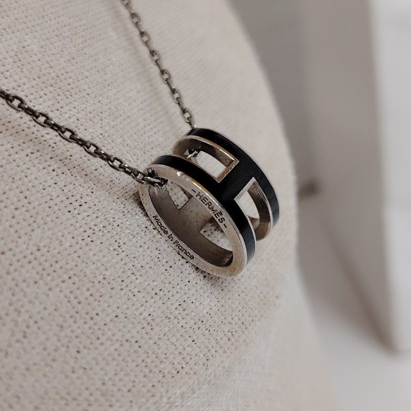 愛馬仕 Pop H 黑色拼銀色 金属 項鏈 mini-2