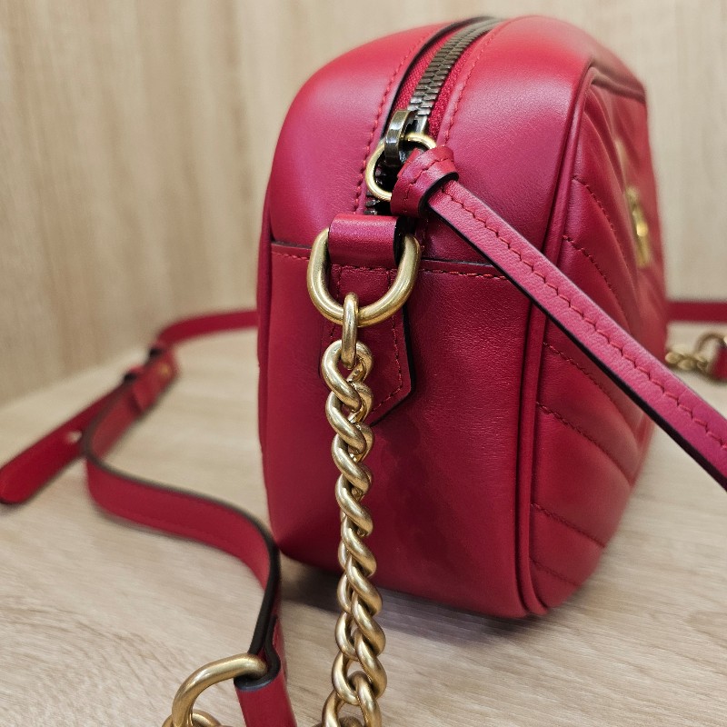 Gucci 紅牛皮山形紋霧金釦Marmont斜背相機包-4