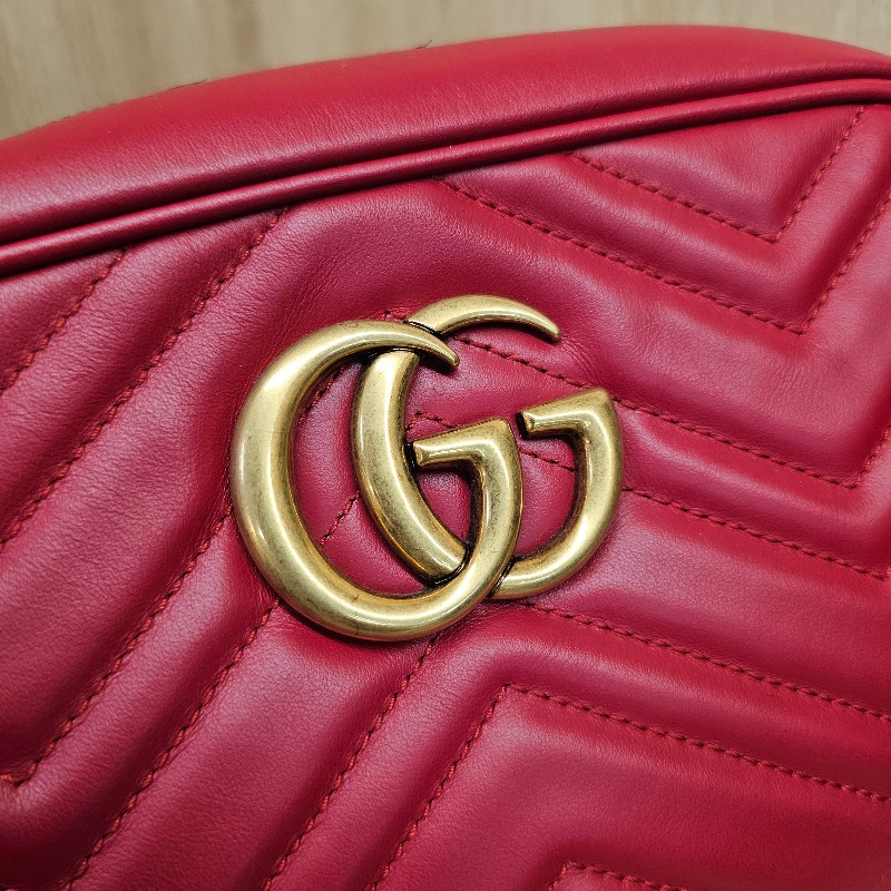 Gucci 紅牛皮山形紋霧金釦Marmont斜背相機包-9