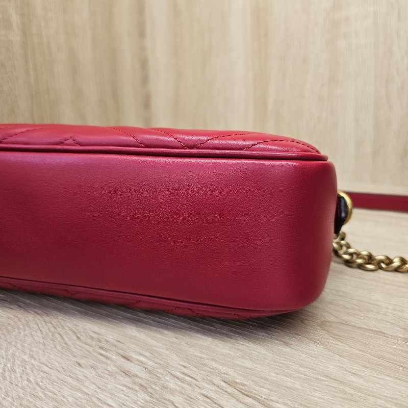 Gucci 紅牛皮山形紋霧金釦Marmont斜背相機包-11