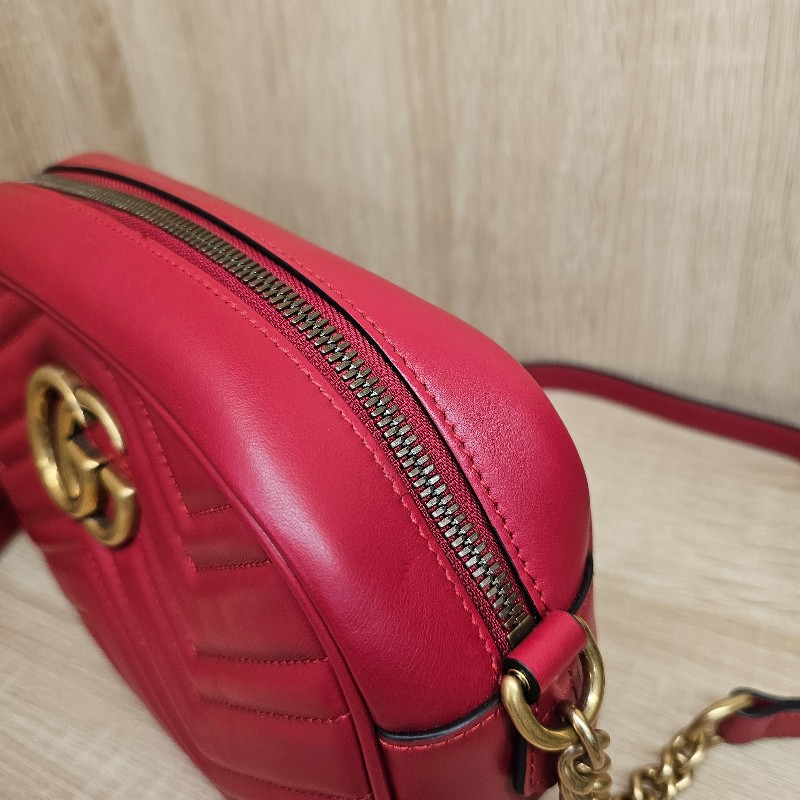 Gucci 紅牛皮山形紋霧金釦Marmont斜背相機包-16