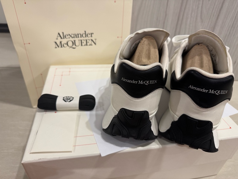 McQUEEN 羊皮小白鞋-6