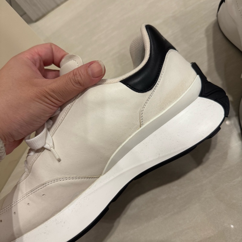 McQUEEN 羊皮小白鞋-15