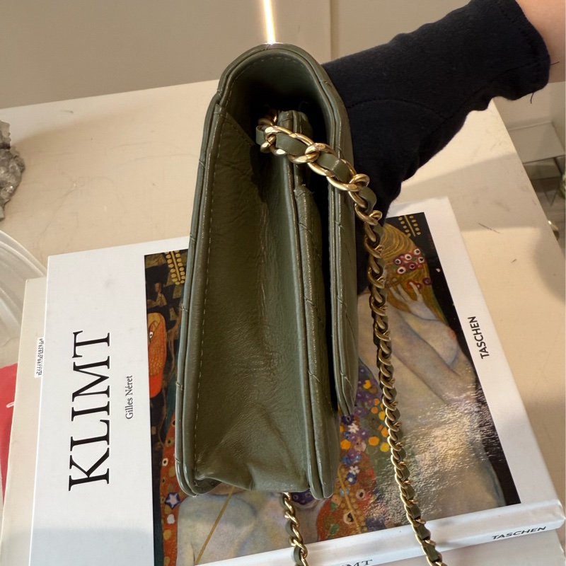 CHANEL 綠色山型紋 WOC 鏈條小包-4