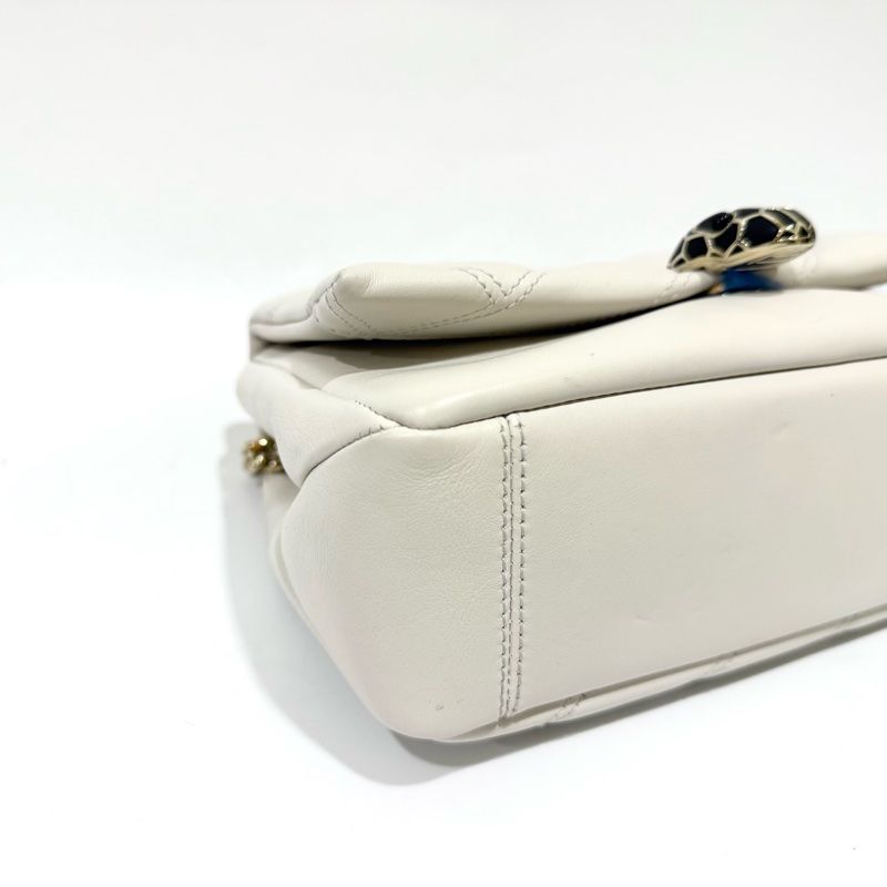 BVLGARI白色絎縫小牛皮Serpenti Cabochon蛇頭側背包287993-6