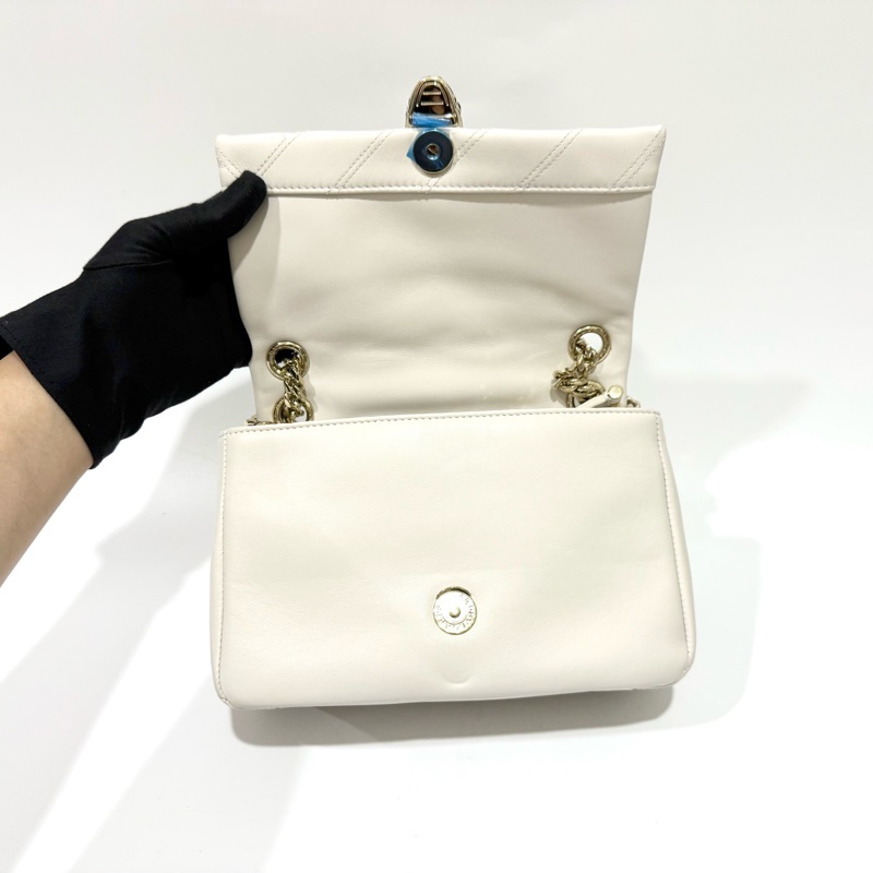 BVLGARI白色絎縫小牛皮Serpenti Cabochon蛇頭側背包287993-8