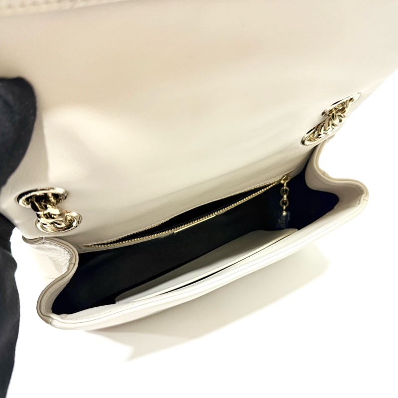 BVLGARI白色絎縫小牛皮Serpenti Cabochon蛇頭側背包287993-10