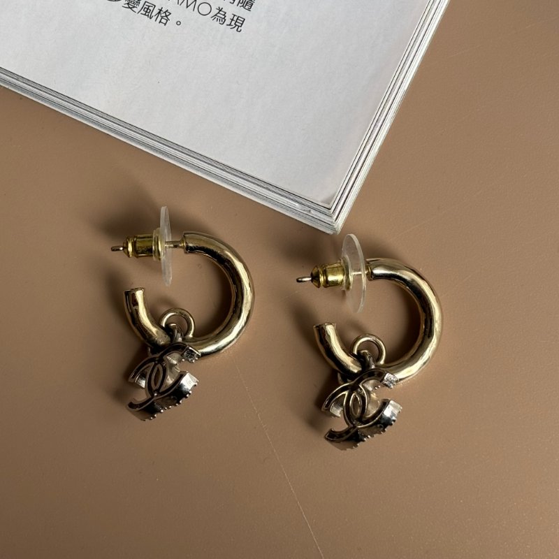 ::CHANEL:: 香奈兒 淡金雙C水鑽垂墜耳環-2