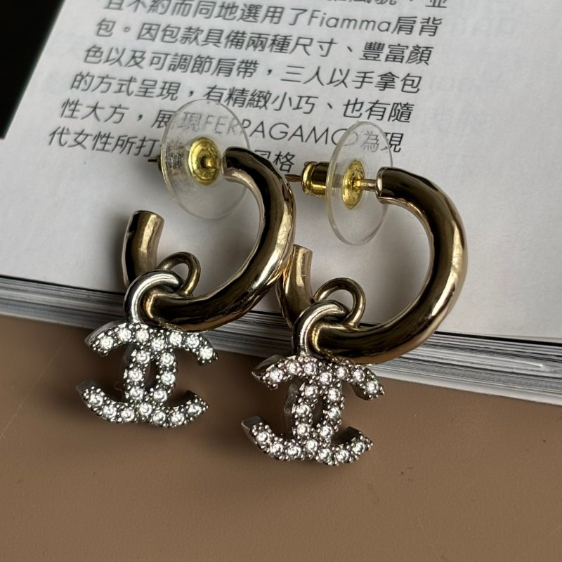 ::CHANEL:: 香奈兒 淡金雙C水鑽垂墜耳環-5