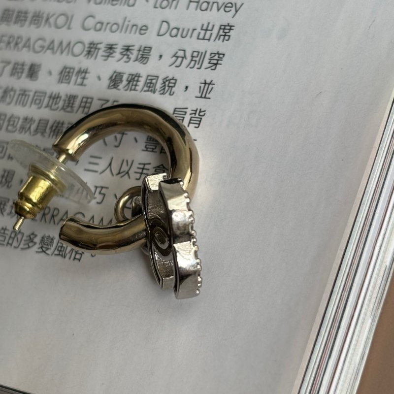::CHANEL:: 香奈兒 淡金雙C水鑽垂墜耳環-6