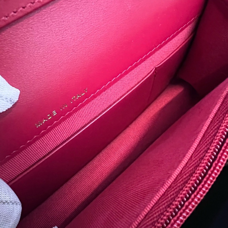 Chanel 單肩斜挎手機包woc 山茶花荔枝紋牛皮 尺寸約17×10.5×4.5  23年-5