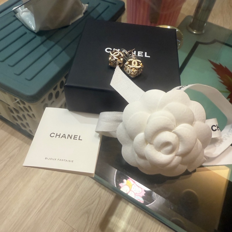 香奈兒絕版骰子立體耳環（白色）-7