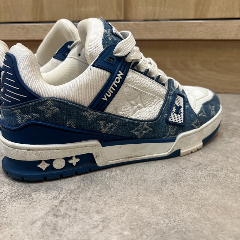 LV 白牛皮壓紋丹寧Trainer運動鞋-6