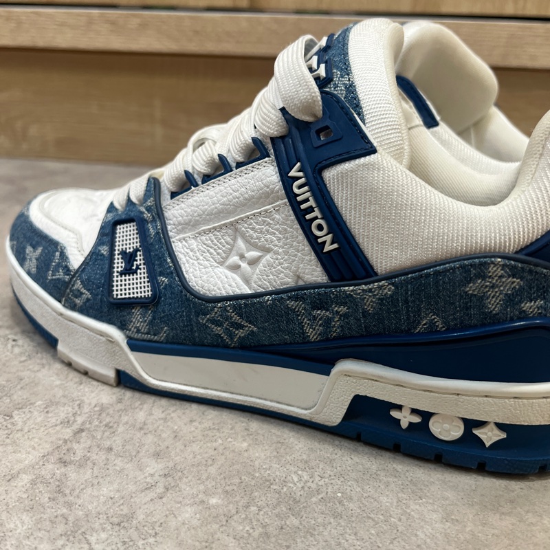 LV 白牛皮壓紋丹寧Trainer運動鞋-9
