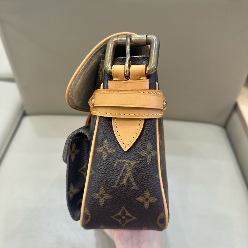 🍁LV中古曼哈頓腋下包 尺寸28*18*8cm-2