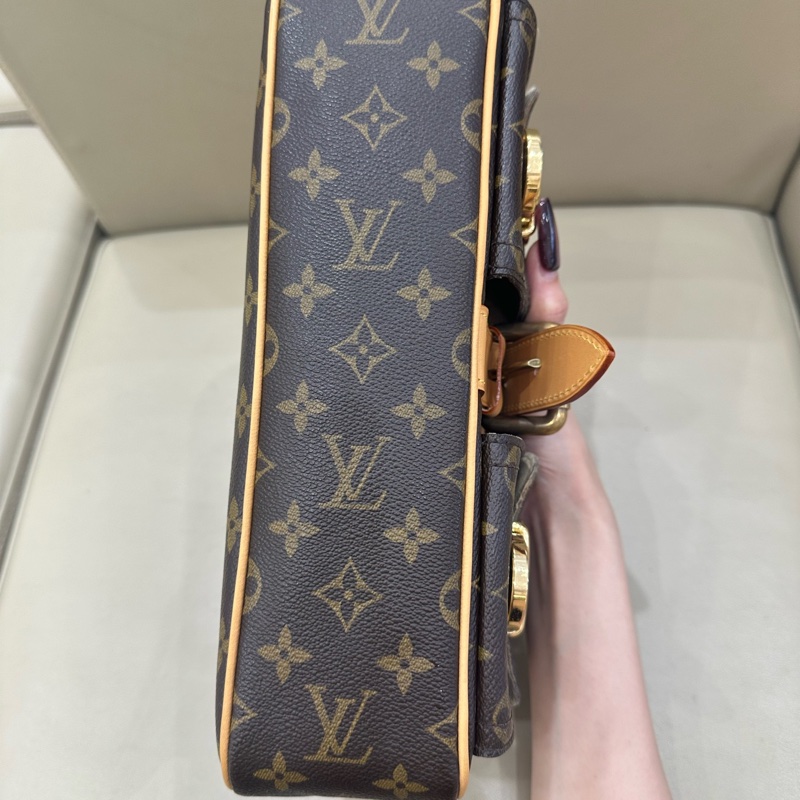 🍁LV中古曼哈頓腋下包 尺寸28*18*8cm-3
