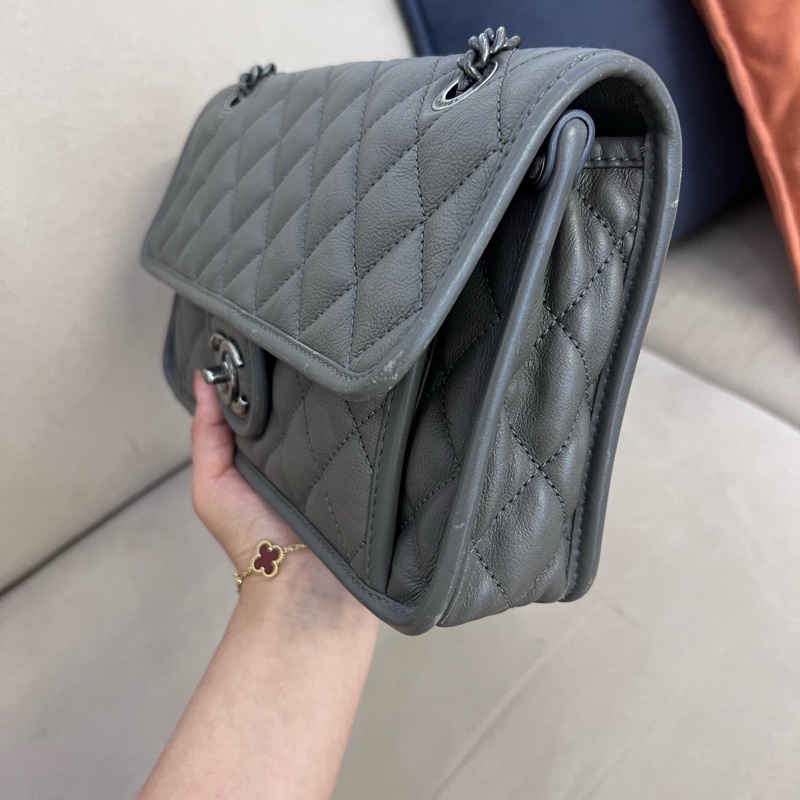 Chanel 灰色做舊銀扣 小機場包 95新 鐳射20開 尺寸約28*15 ~-2