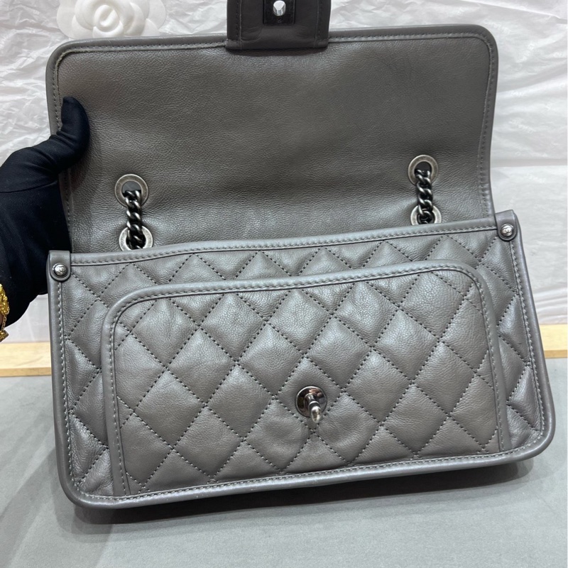 Chanel 灰色做舊銀扣 小機場包 95新 鐳射20開 尺寸約28*15 ~-4