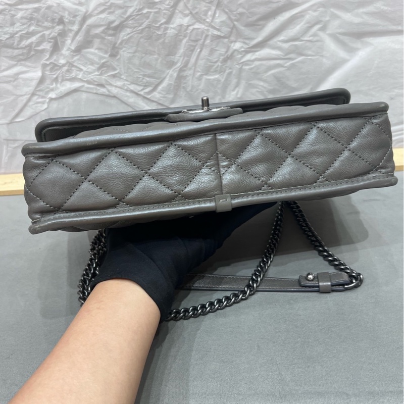 Chanel 灰色做舊銀扣 小機場包 95新 鐳射20開 尺寸約28*15 ~-5