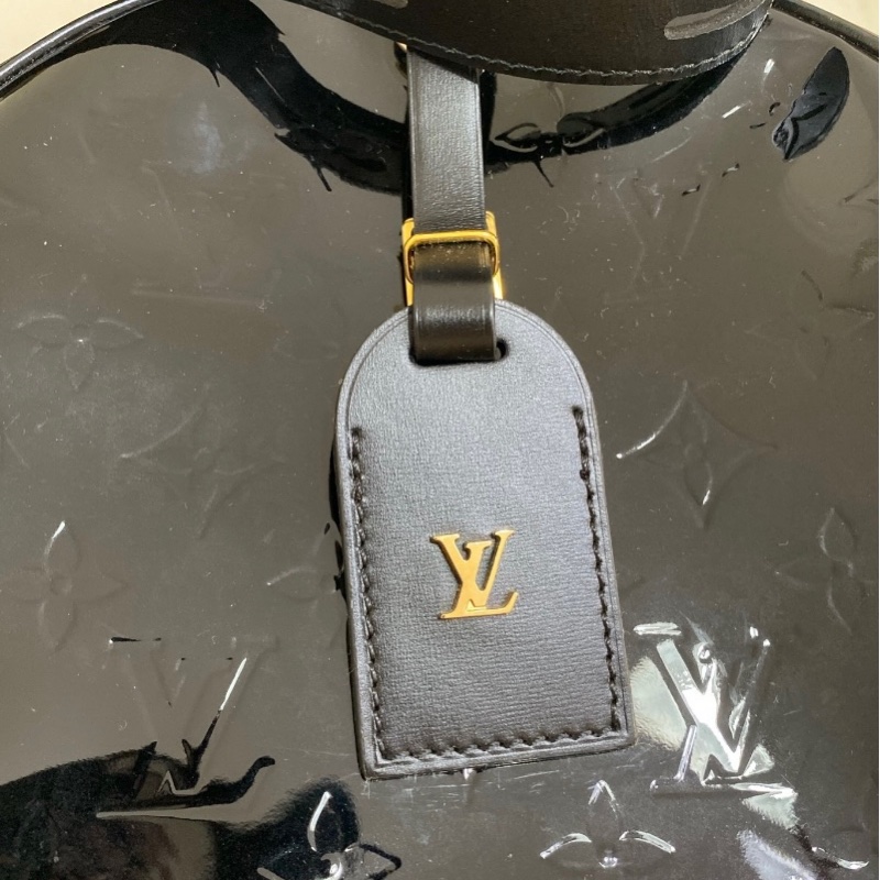 LV 圓餅包-17