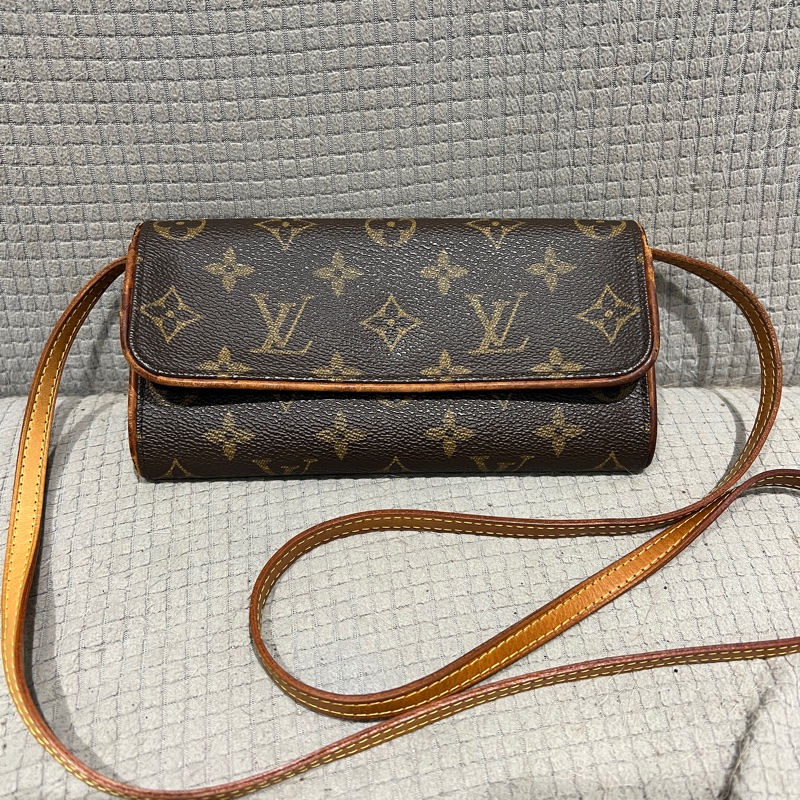 Lv老花信封包 經典款-0