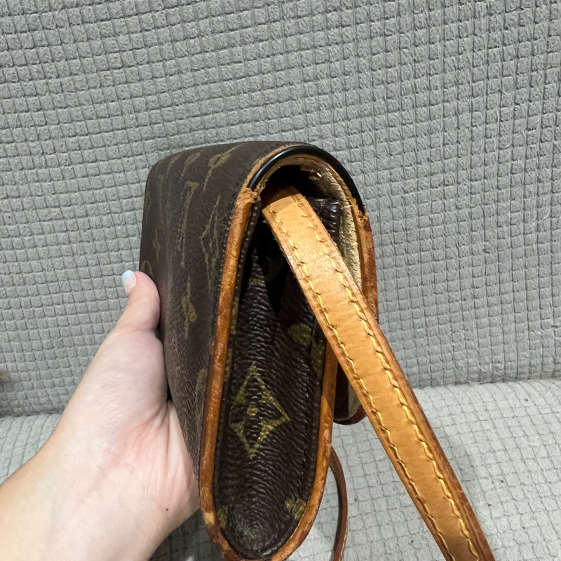 Lv老花信封包 經典款-3