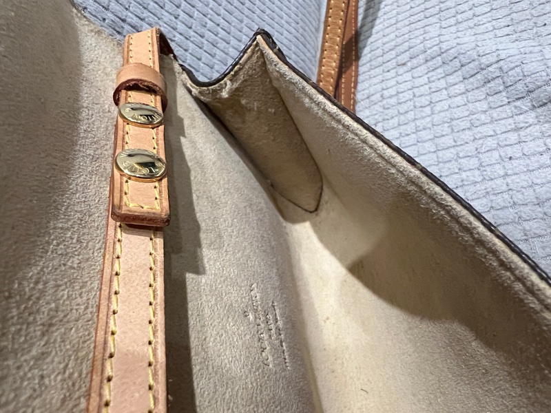 Lv老花信封包 經典款-10