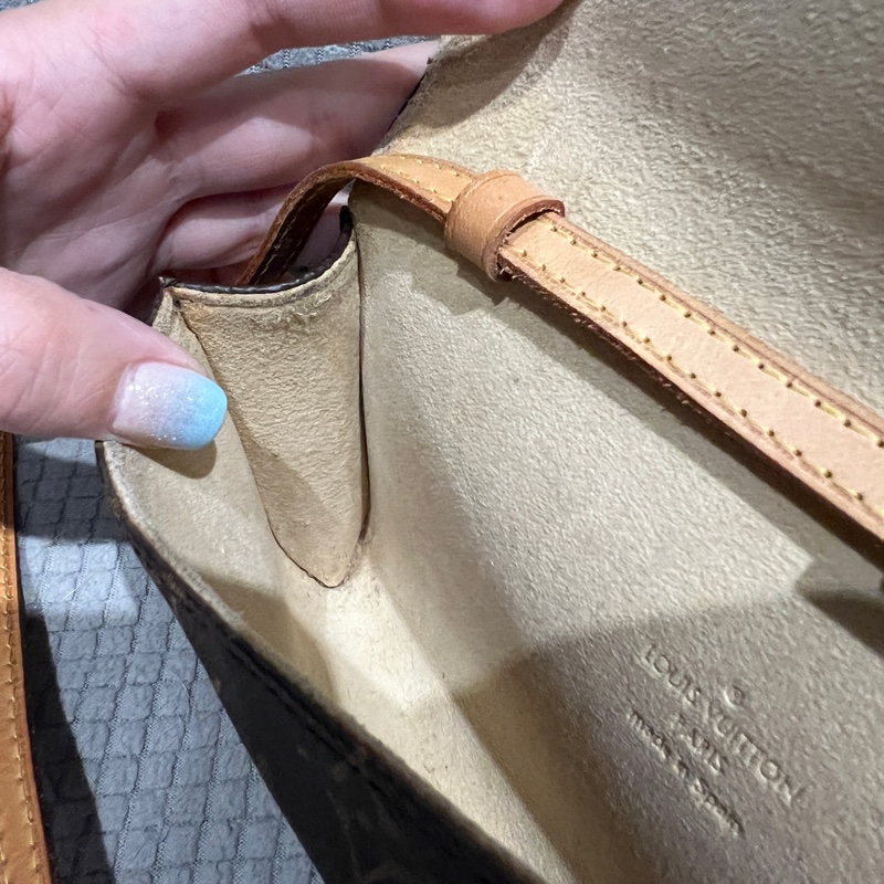 Lv老花信封包 經典款-11