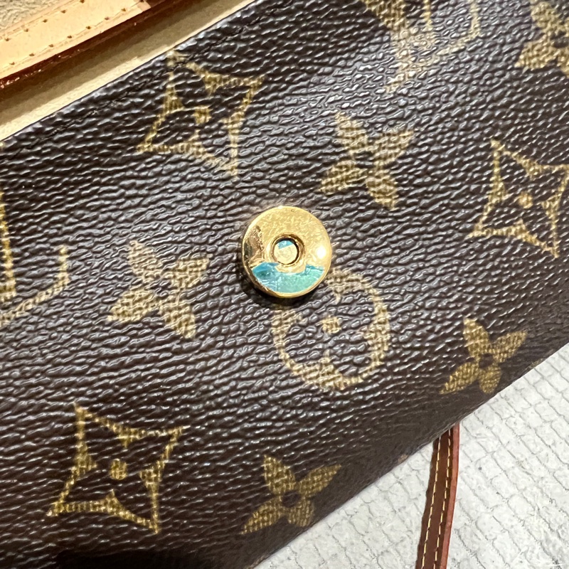 Lv老花信封包 經典款-12