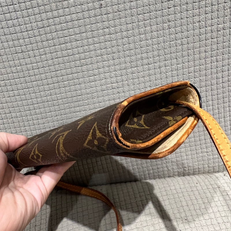 Lv老花信封包 經典款-16