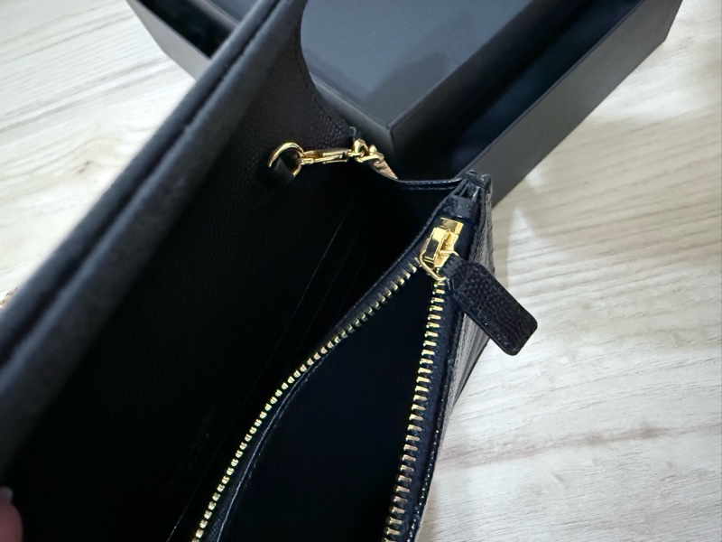 YSL WOC經典荔枝小牛皮協背包(金扣)-1