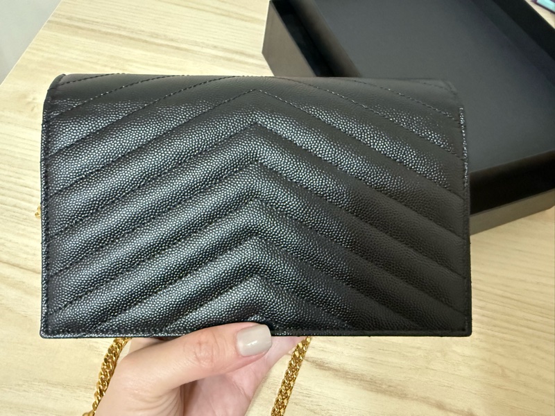 YSL WOC經典荔枝小牛皮協背包(金扣)-4