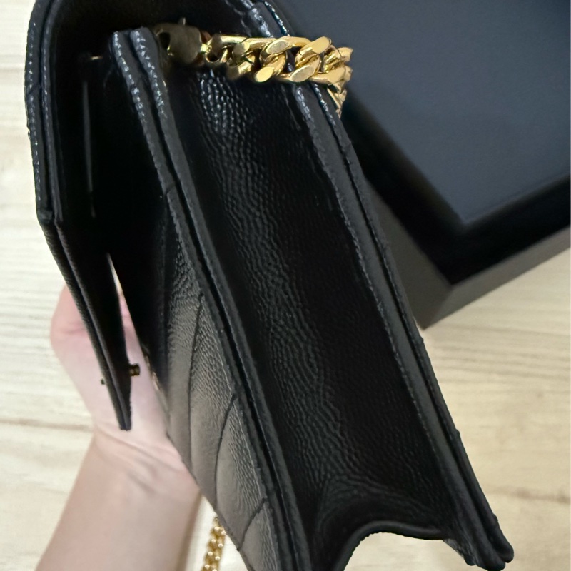 YSL WOC經典荔枝小牛皮協背包(金扣)-9