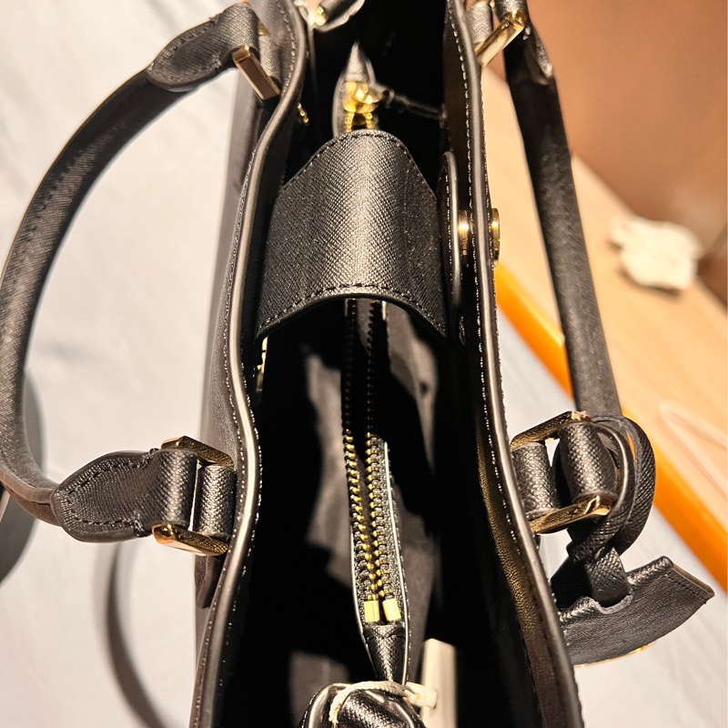 TORY BURCH Robinson 簡約皮革 女款小號手提單肩托特包-16