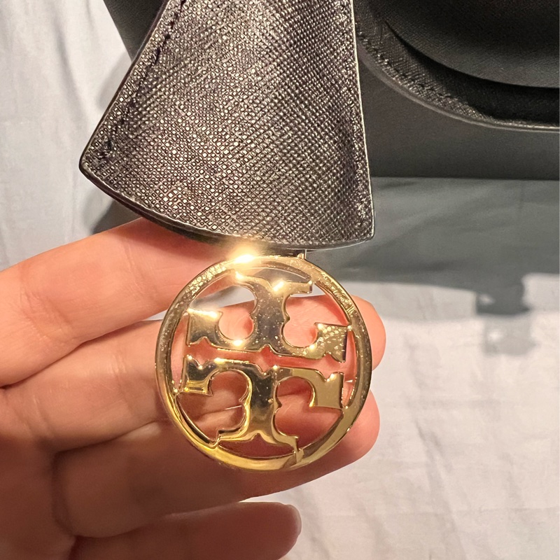 TORY BURCH Robinson 簡約皮革 女款小號手提單肩托特包-18