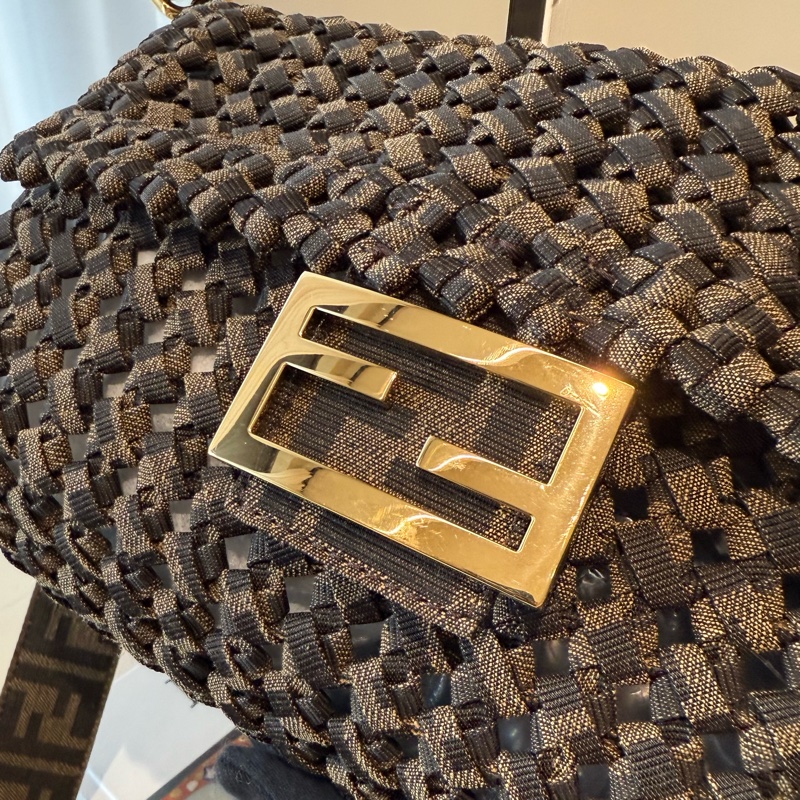 FENDI 簍空編織法棍包baguette 芬迪-7