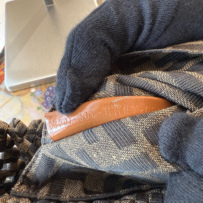 FENDI 簍空編織法棍包baguette 芬迪-8